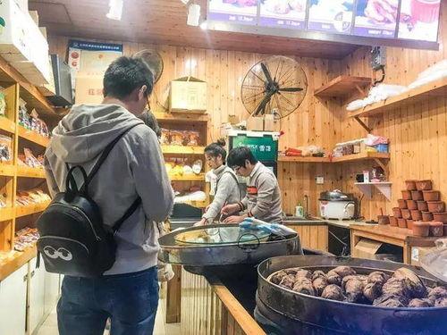 雄县网红烤红薯店,甜蜜诱惑，火遍城乡的街头美食传奇”