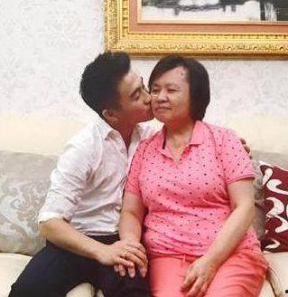 明星和保姆,揭秘明星与保姆的温馨日常