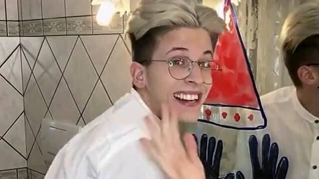 做网红镜子视频,揭秘短视频中的镜面特效制作技巧