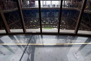 网红打卡玻璃地面图片,透明玻璃地面下的视觉奇遇之旅