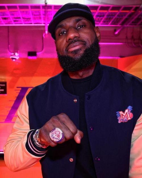 詹姆斯明星夫妇照片,镜头下的幸福时光