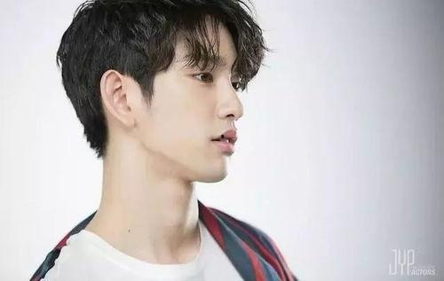 明星韩艺,璀璨星途，闪耀舞台的璀璨星辰