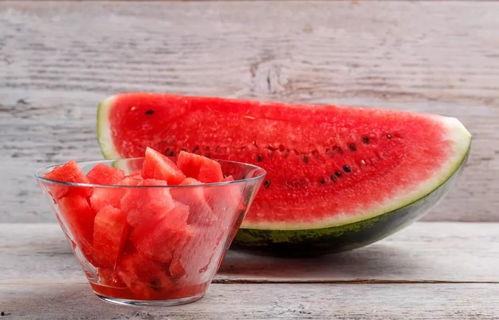 小摇的吃瓜,揭秘娱乐圈那些不为人知的幕后故事