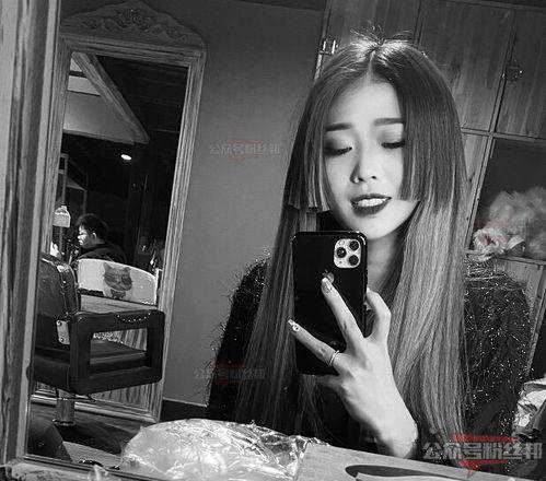 抖音户外直播吃瓜,现场吃瓜，趣味横生