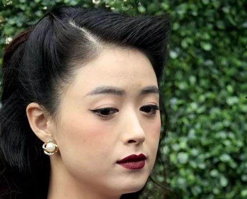 女明星的浓妆,揭秘女明星的华丽蜕变